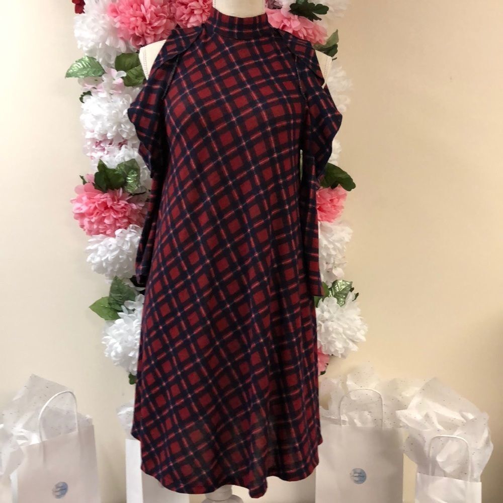 Soulmates Cold shoulder w/ruffles‎ Dress Size Medium